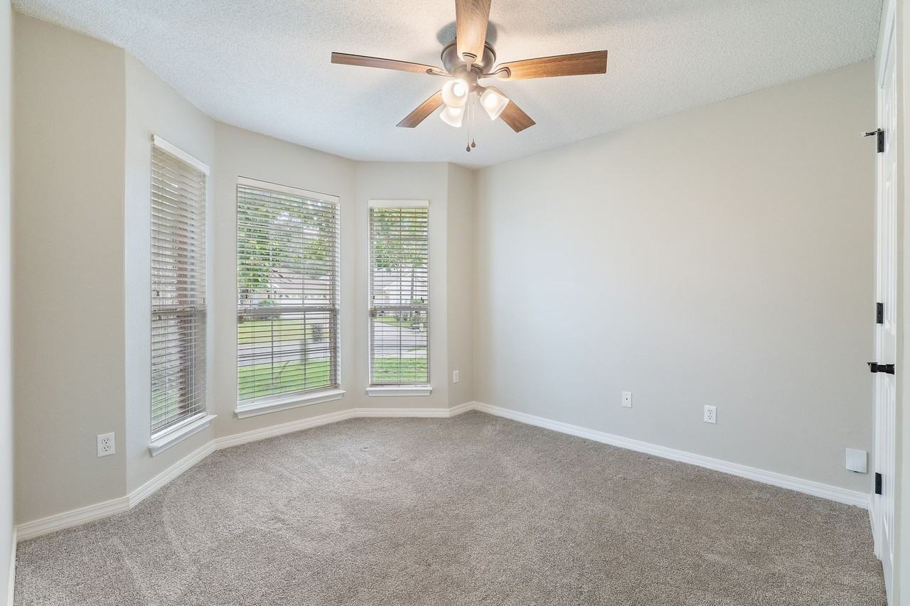 8009 Cayenne Way - Photo 4 of 23