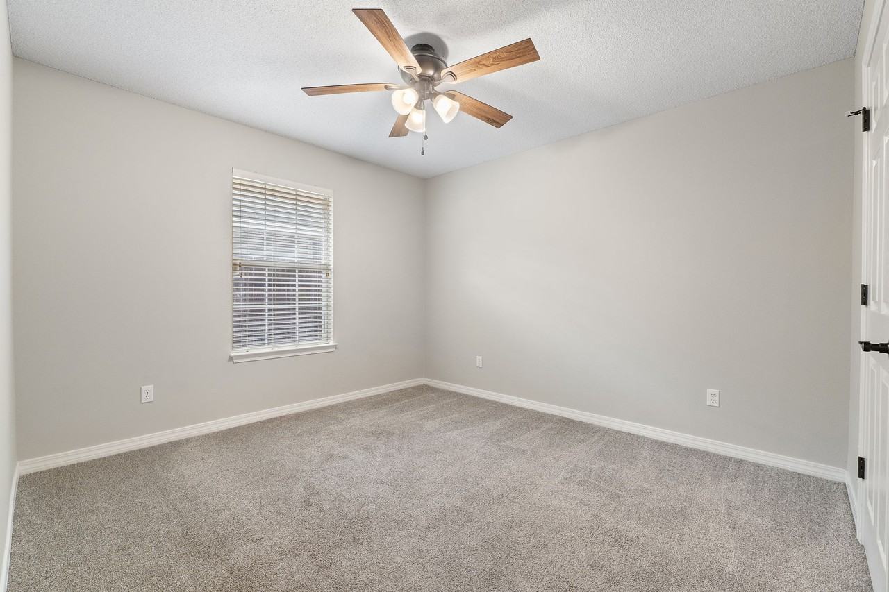 8009 Cayenne Way - Photo 7 of 23