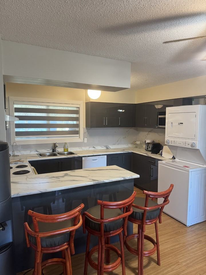 4336 Barclay Road - Photo 3 of 10