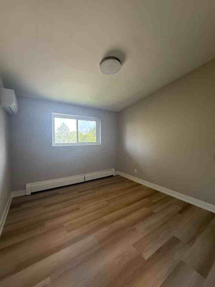 163 Macgregor Crescent - Photo 7 of 11