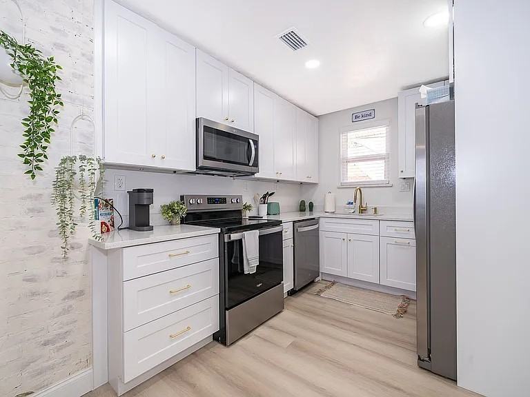 263 Williams Ave #1 - Photo 6 of 7