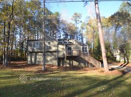 featured image of 1723 Christie Dr Ne