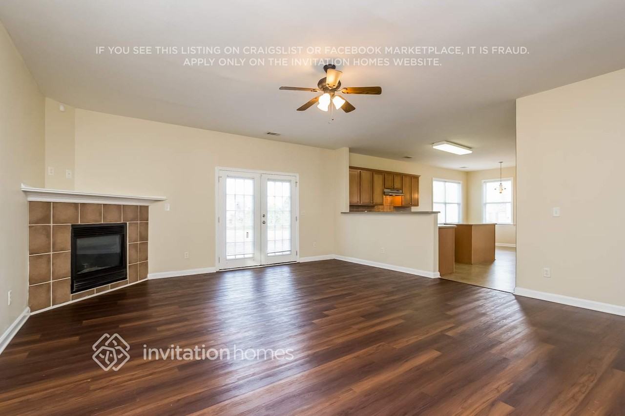 7188 Toccoa Cir - Photo 3 of 16