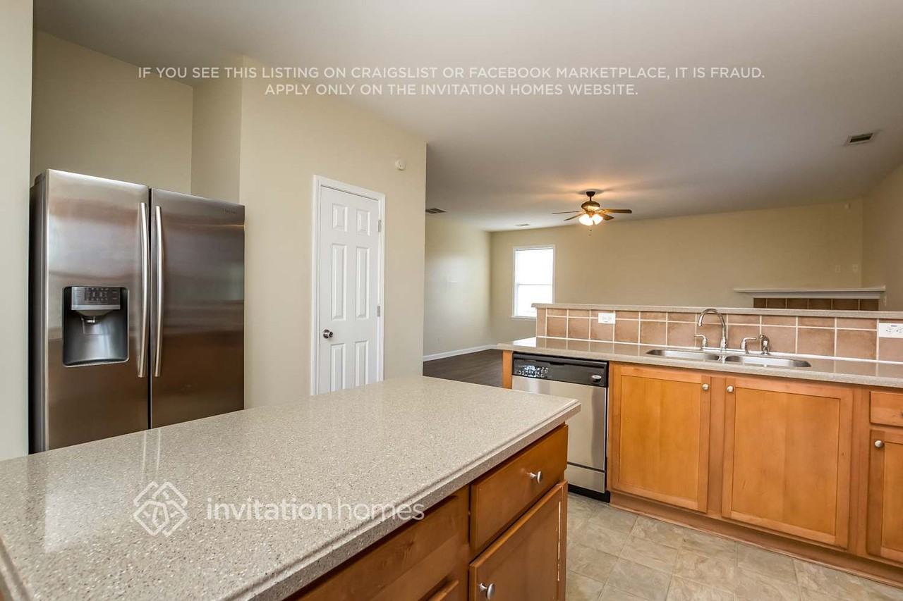7188 Toccoa Cir - Photo 5 of 16