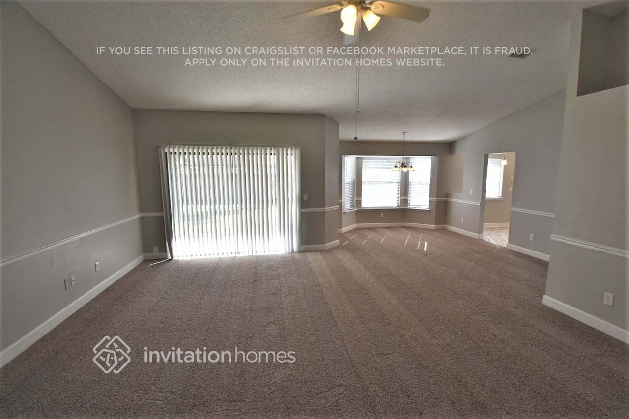 8478 Wessex Ct - Photo 3 of 12