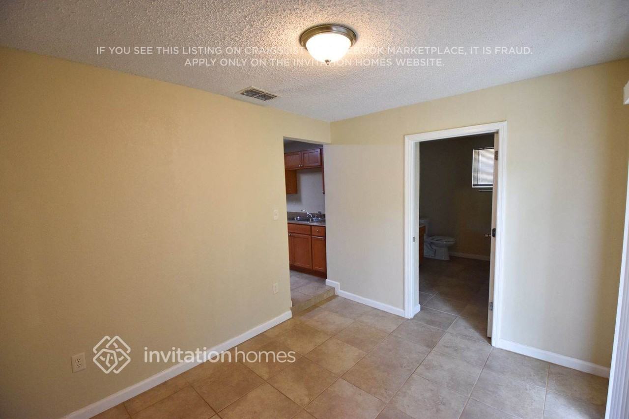 2415 4th St - Photo 5 of 11