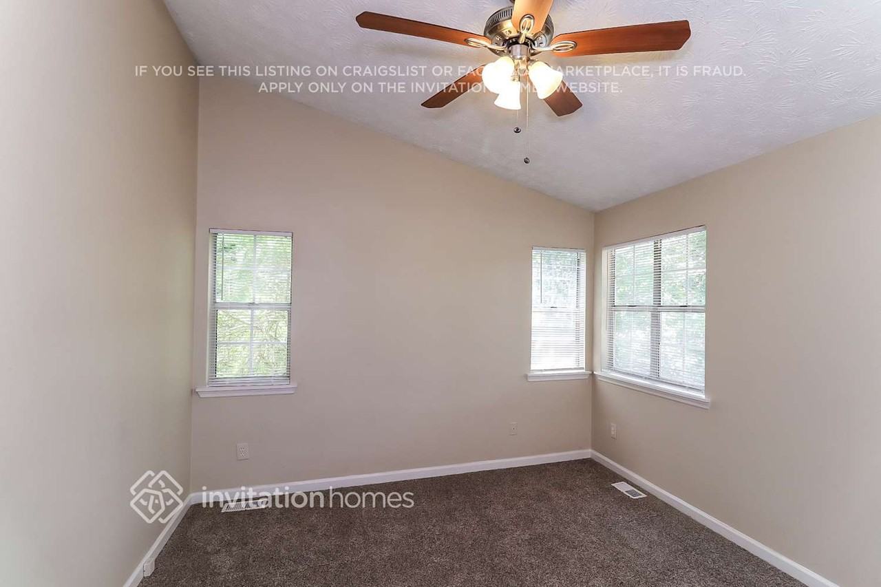 1046 Kennesborough Rd Nw - Photo 7 of 12