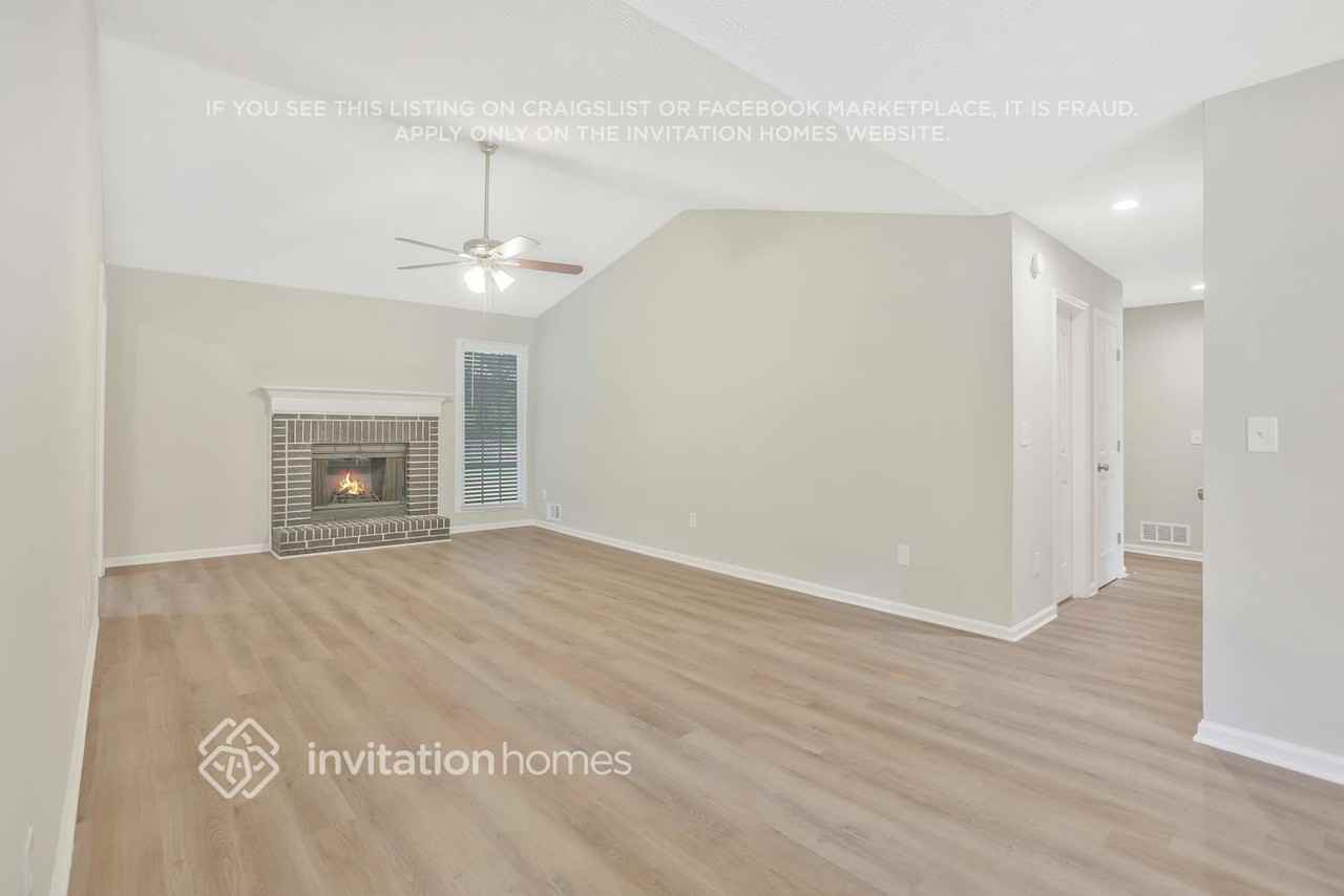 5900 Branden Hill Ln - Photo 4 of 28