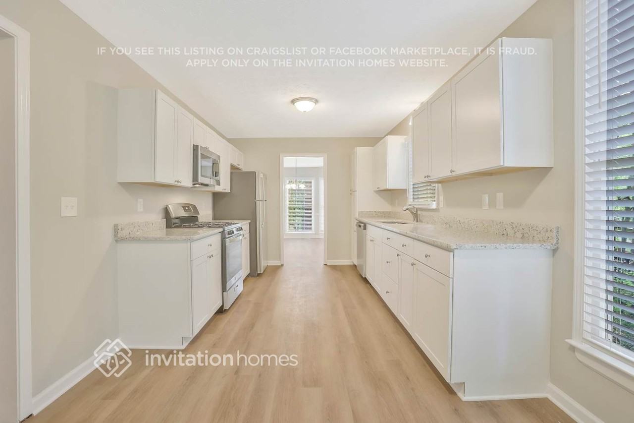 5900 Branden Hill Ln - Photo 7 of 28
