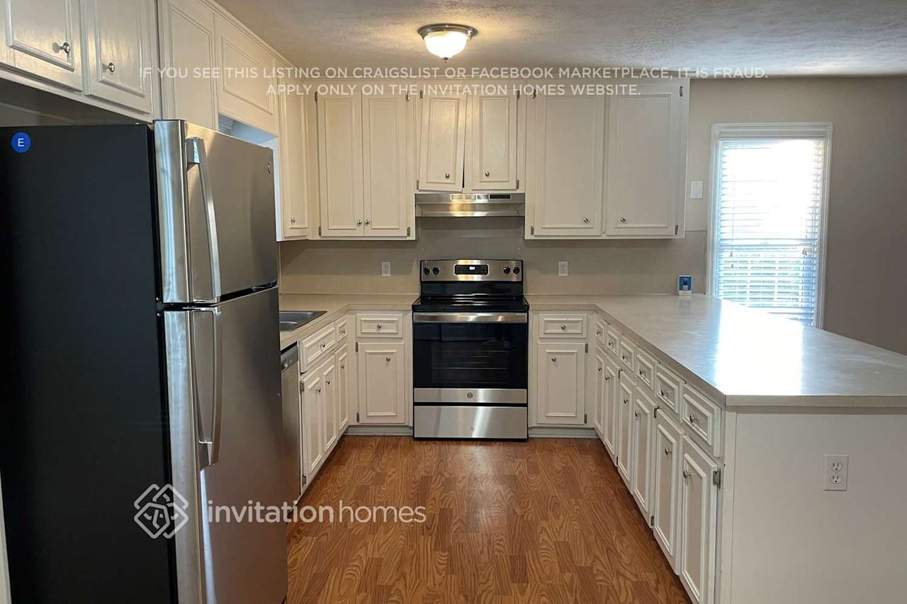 445 Raven Dr - Photo 4 of 10