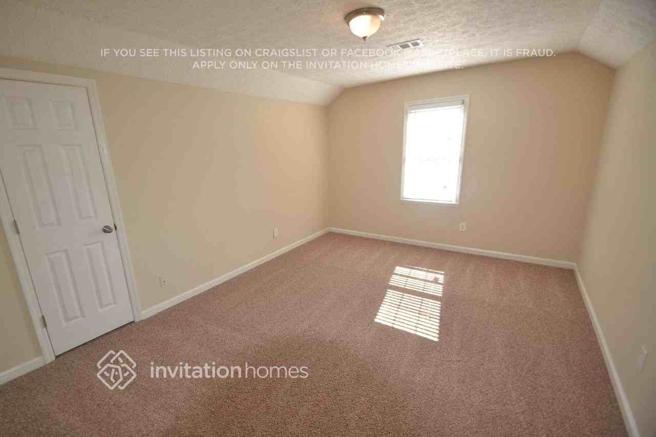 445 Raven Dr - Photo 6 of 10