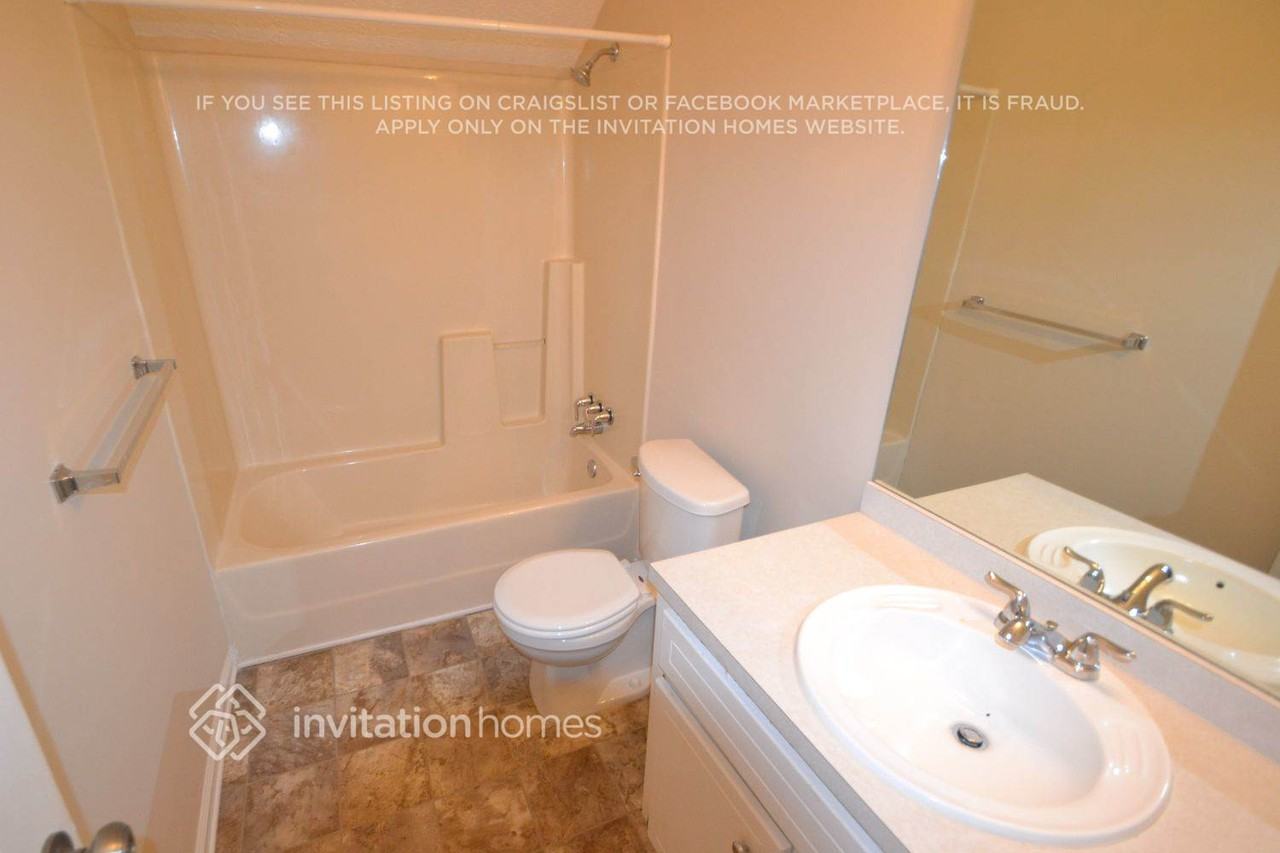 445 Raven Dr - Photo 7 of 10