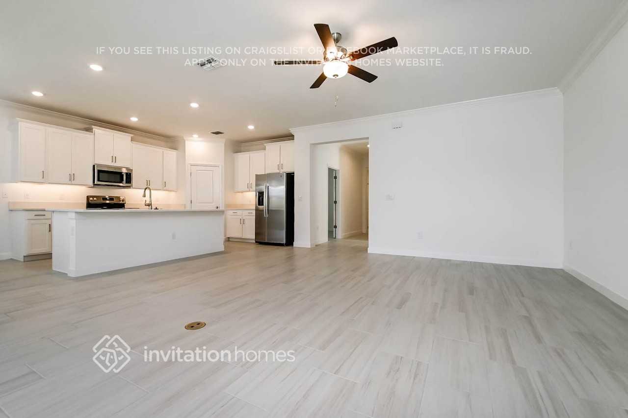 14130 17th Ct E - Photo 4 of 20