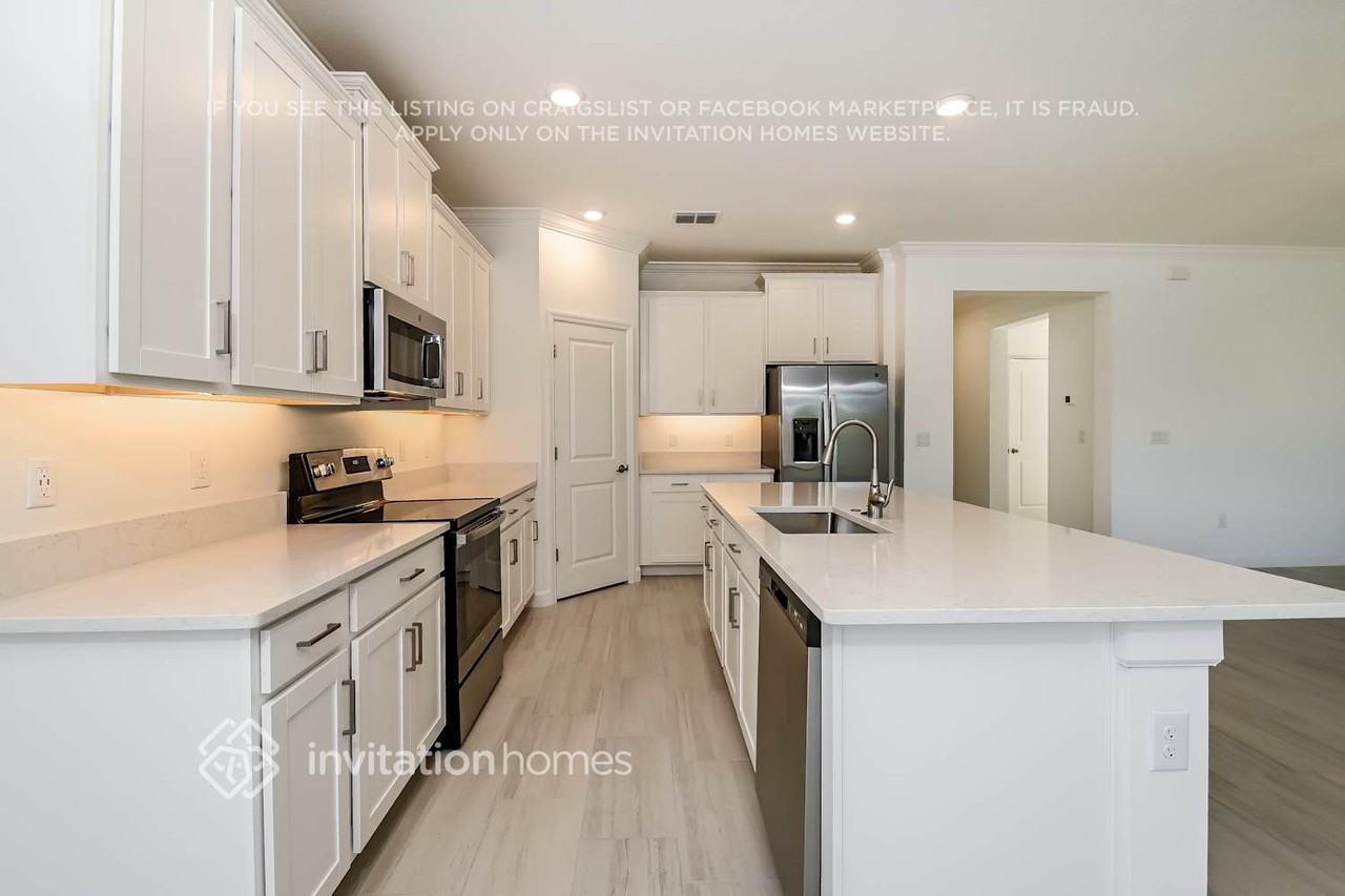 14130 17th Ct E - Photo 5 of 20