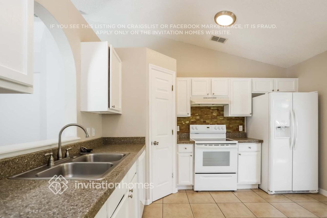 13509 Padron Ct - Photo 5 of 17