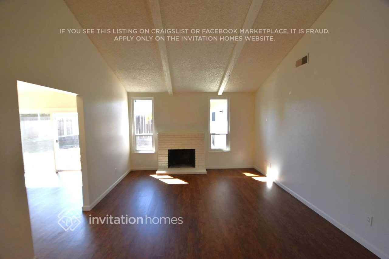 141 Norden Ct - Photo 2 of 7