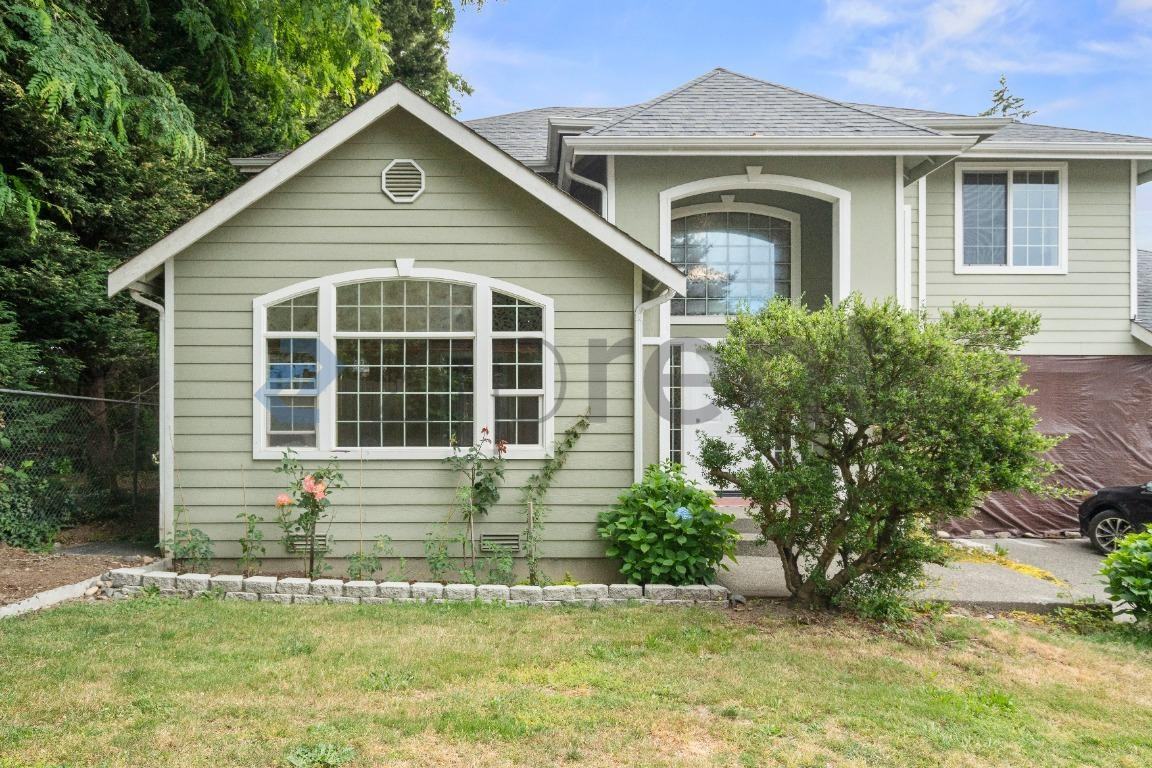 4633 S 168th St - Photo 4 of 29