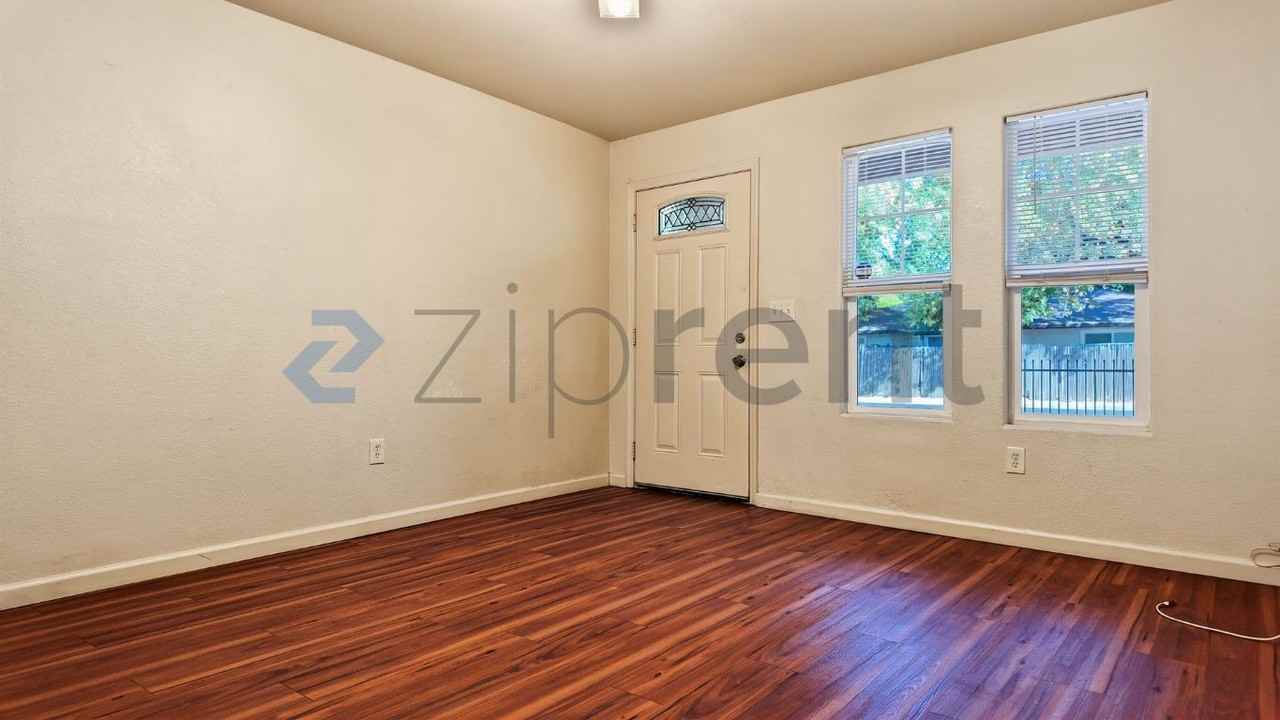 3232 La Solidad Way - Photo 5 of 36