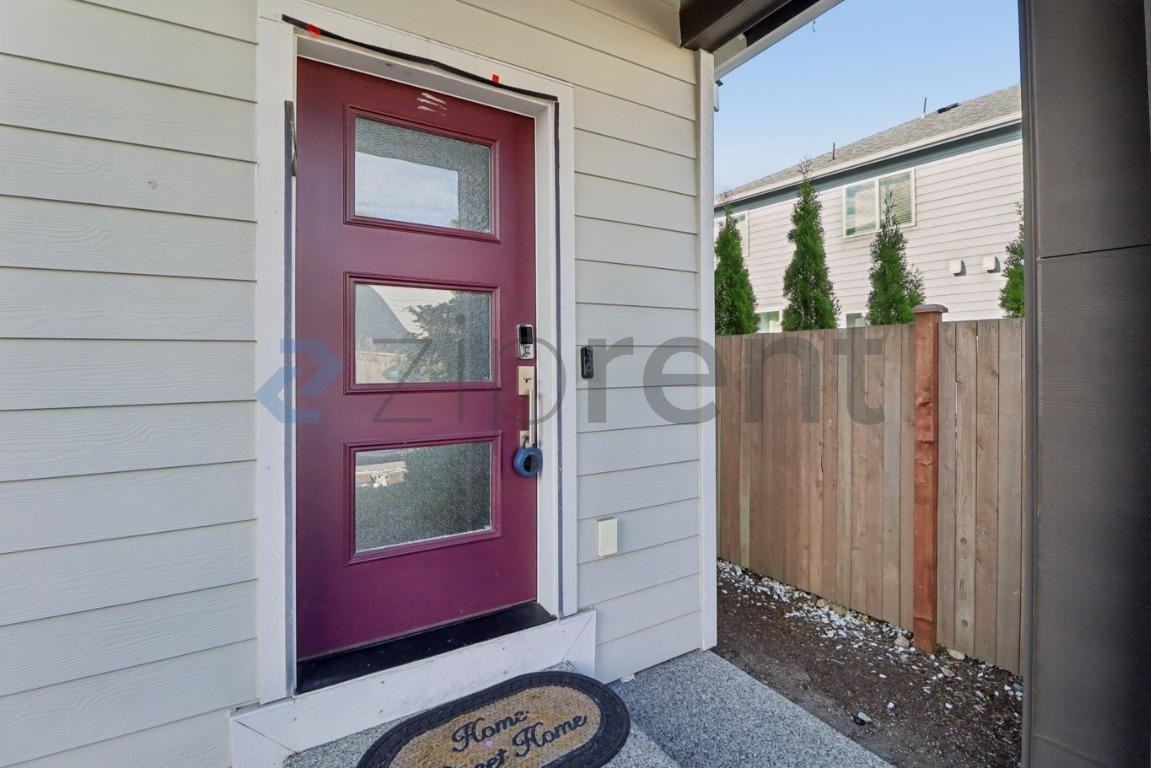 4218 141st St Se #B - Photo 4 of 26