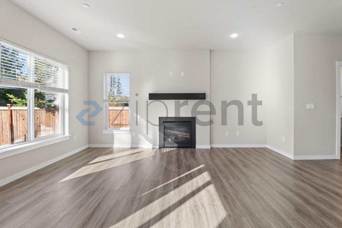 4218 141st St Se #B - Photo 7 of 26