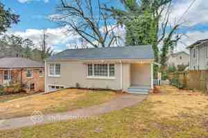 featured image of 1380 Woodland Ave Se