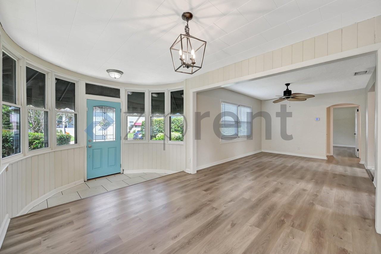 446 37th Ave Ne - Photo 5 of 31