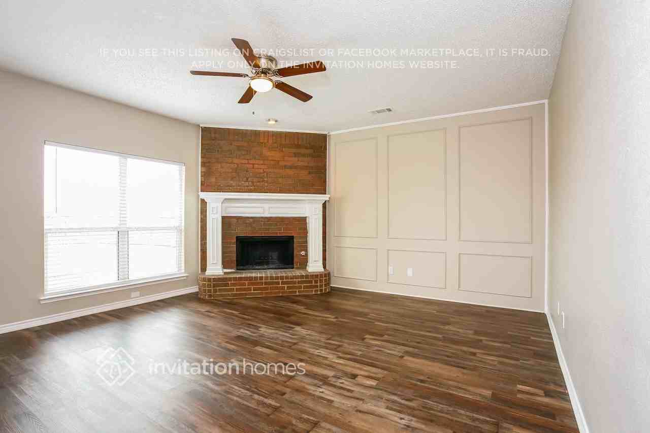 103 Martin Dr - Photo 2 of 15