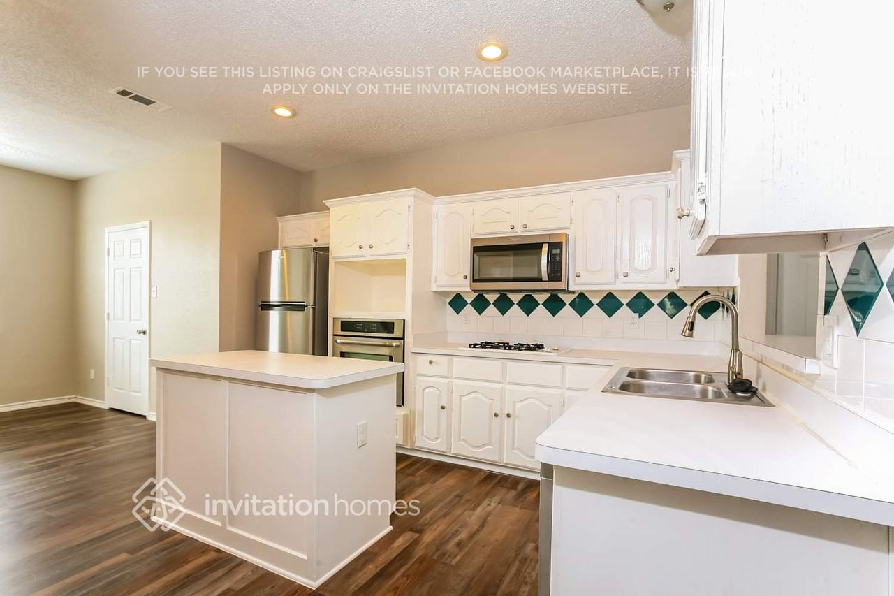 103 Martin Dr - Photo 4 of 15