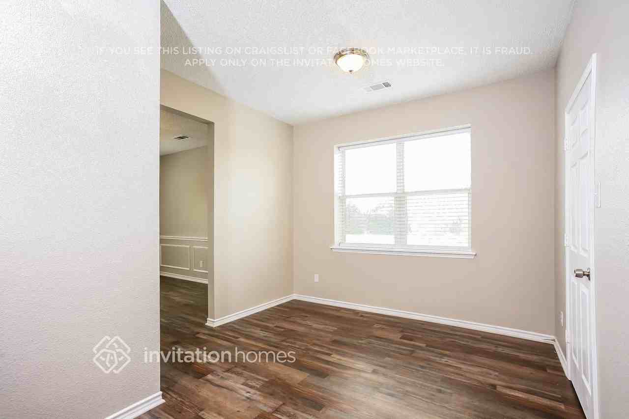 103 Martin Dr - Photo 6 of 15