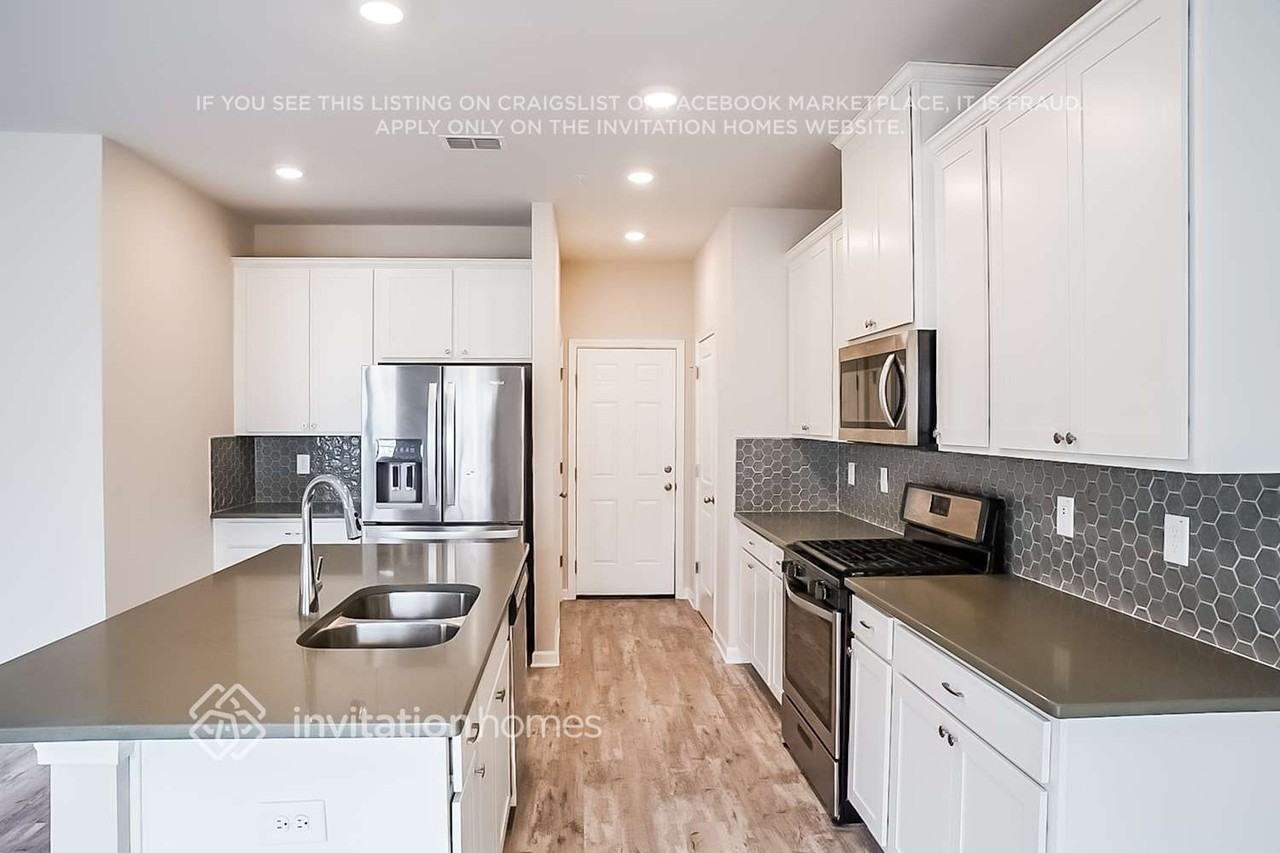 1404 Flathead River Ln - Photo 6 of 16