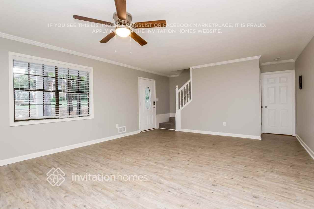 2222 Greenridge Dr Sw - Photo 3 of 21
