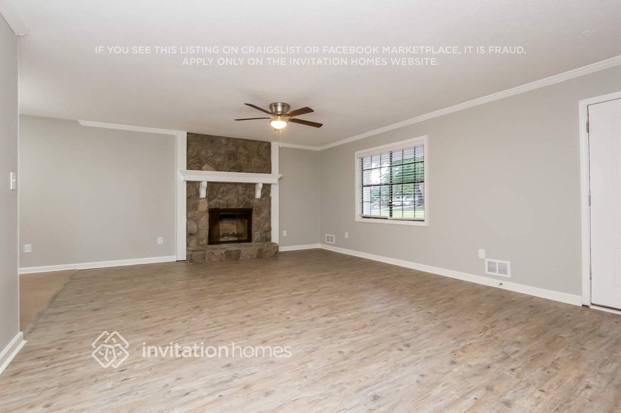 2222 Greenridge Dr Sw - Photo 5 of 21