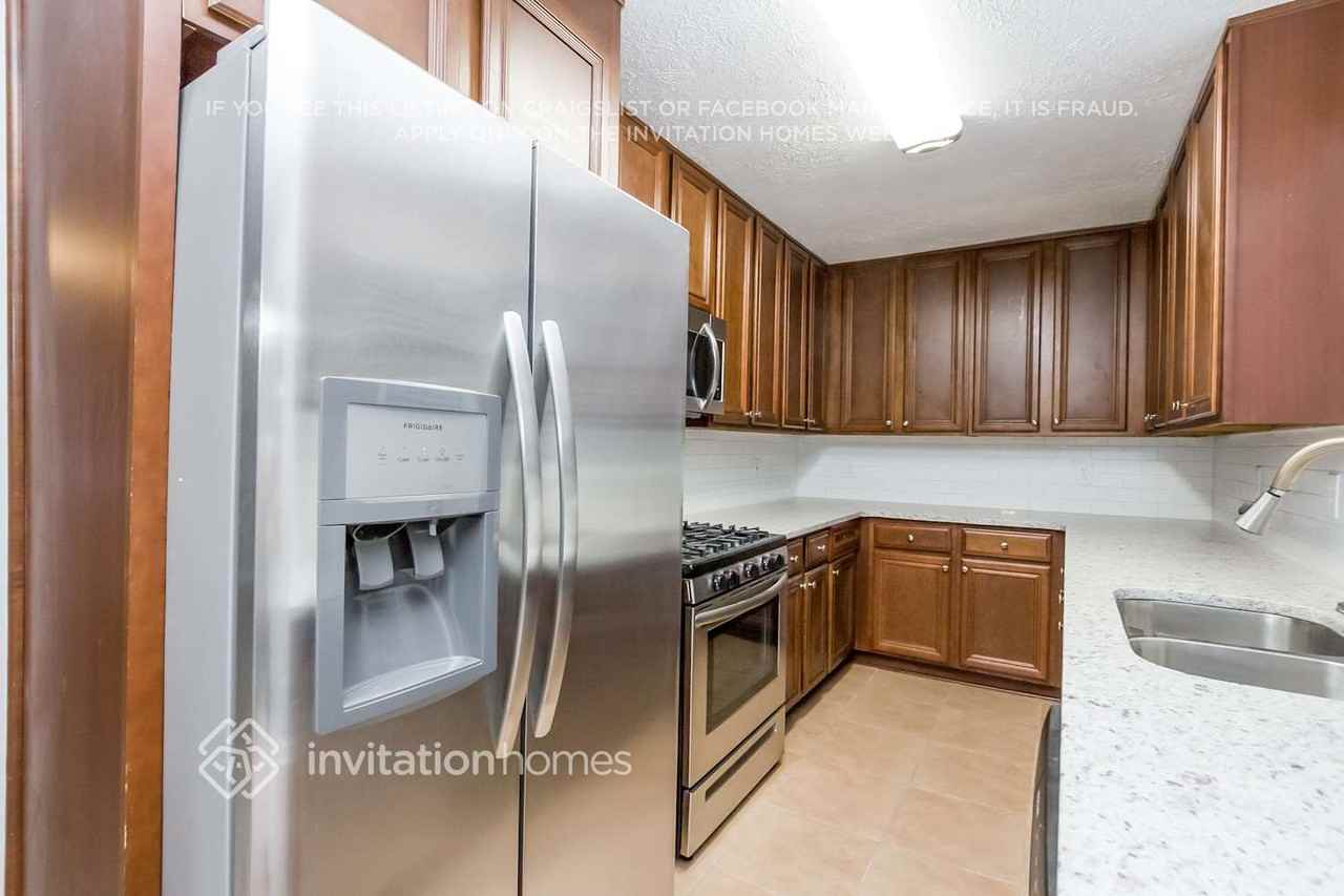 2222 Greenridge Dr Sw - Photo 7 of 21