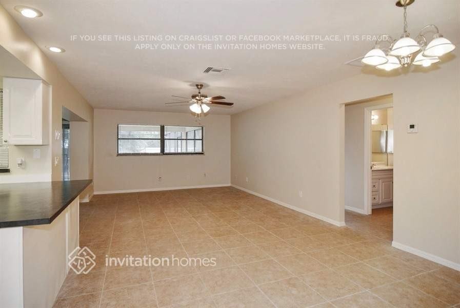 787 Se Forgal St - Photo 4 of 20