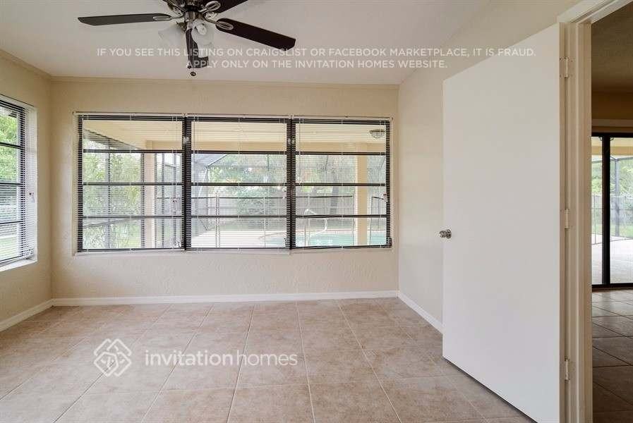 787 Se Forgal St - Photo 5 of 16