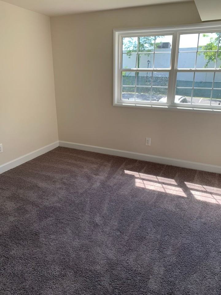 Randolph Square Apartments - Photo 3 of 4
