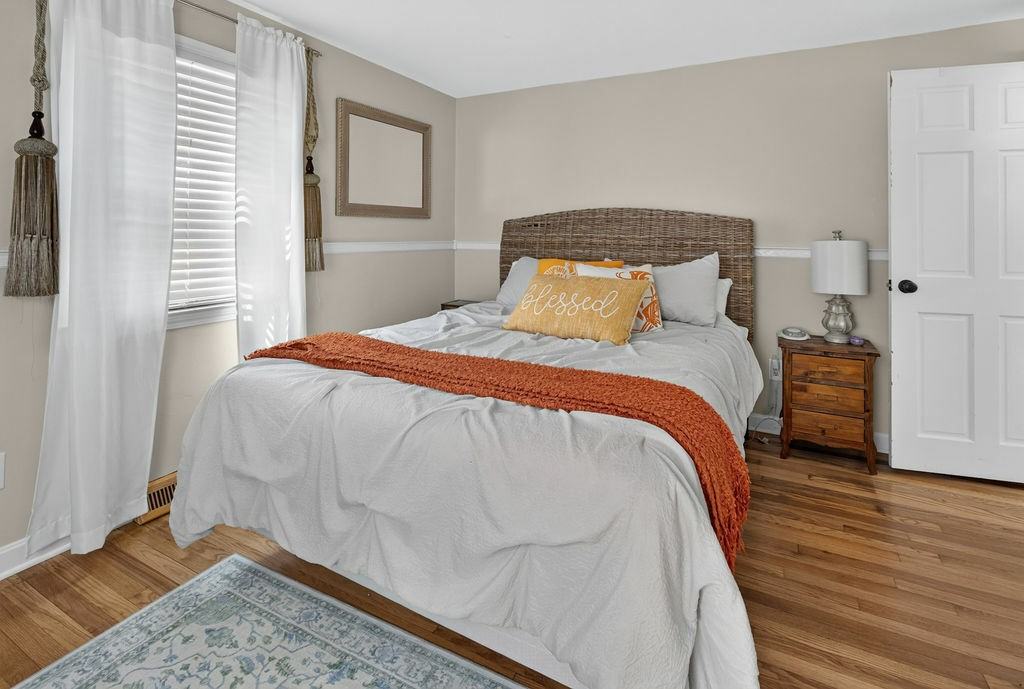 63 Asiaf Way - Photo 3 of 29