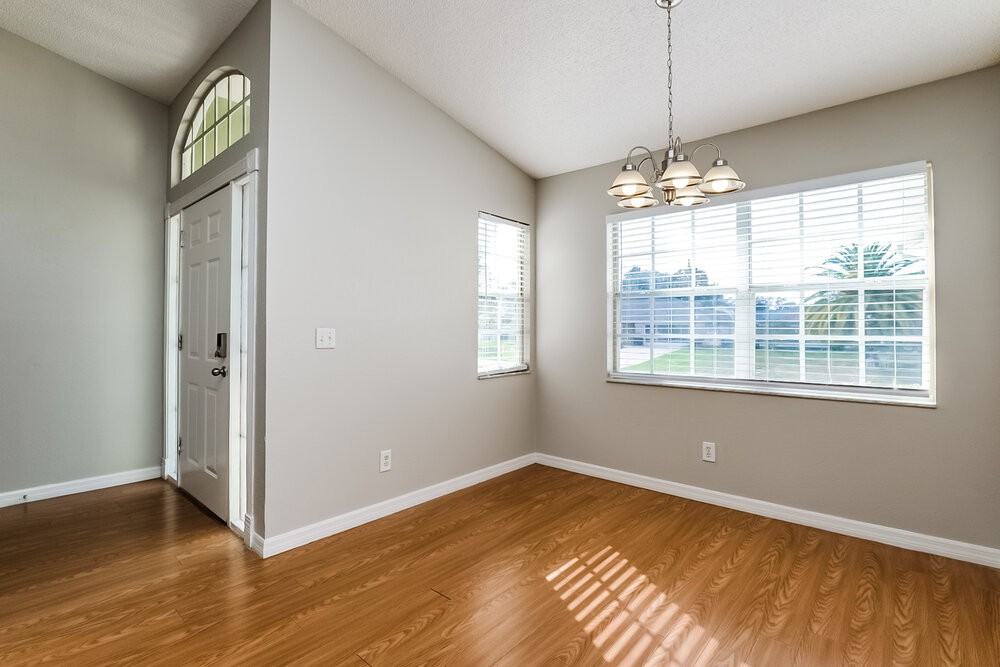 1296 Bentley Ave - Photo 6 of 16