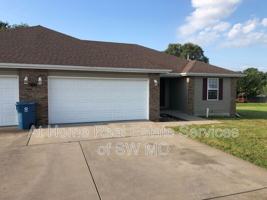 featured image of 302A Excalibur Ct
