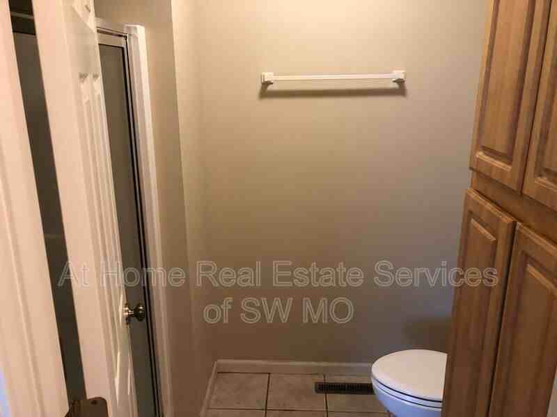 302A Excalibur Ct - Photo 7 of 8