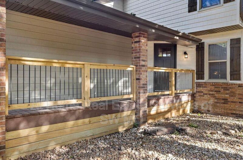 1724 W Whiteside St - Photo 3 of 19