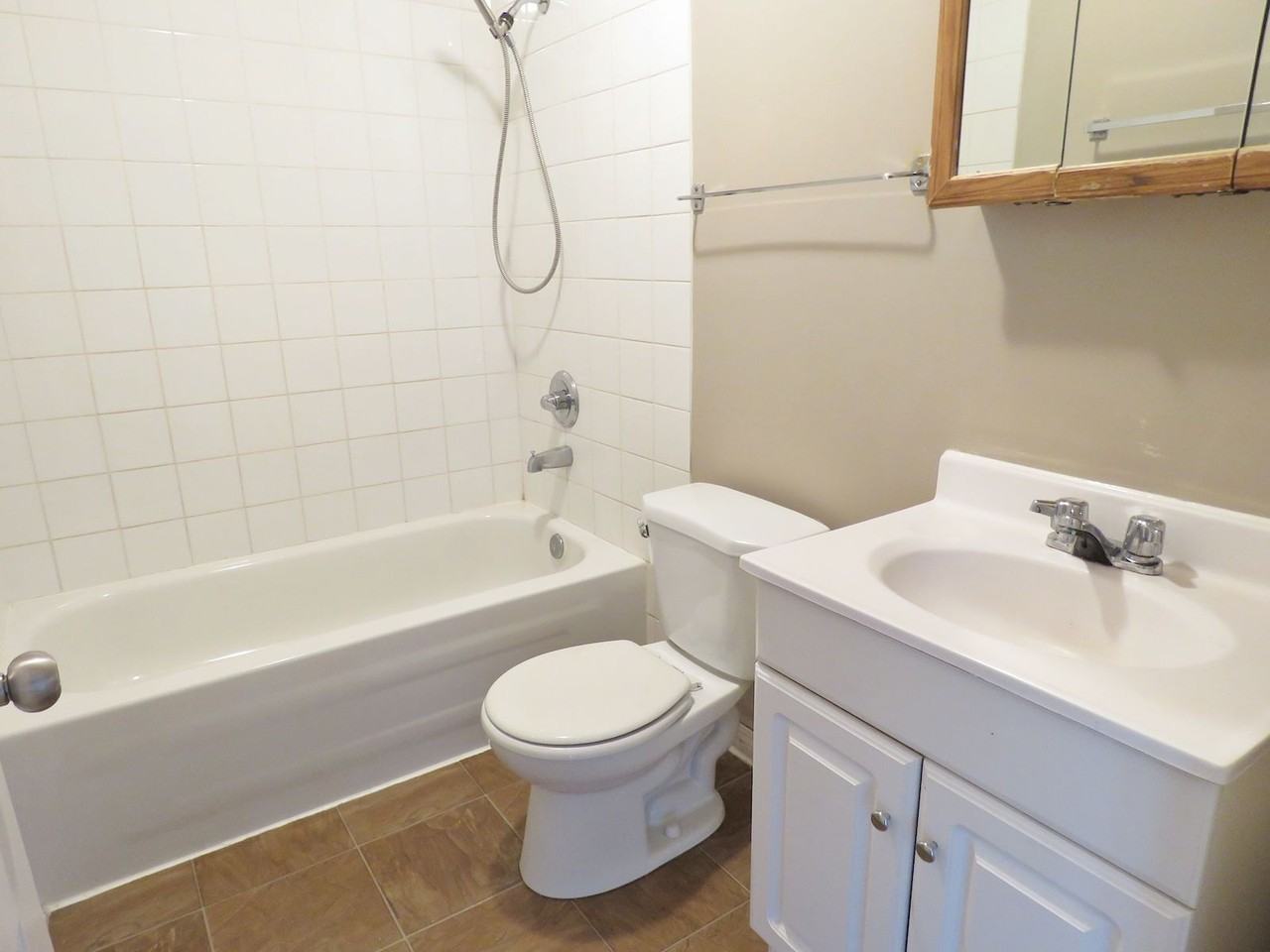 1540 47 St Se - Photo 4 of 10