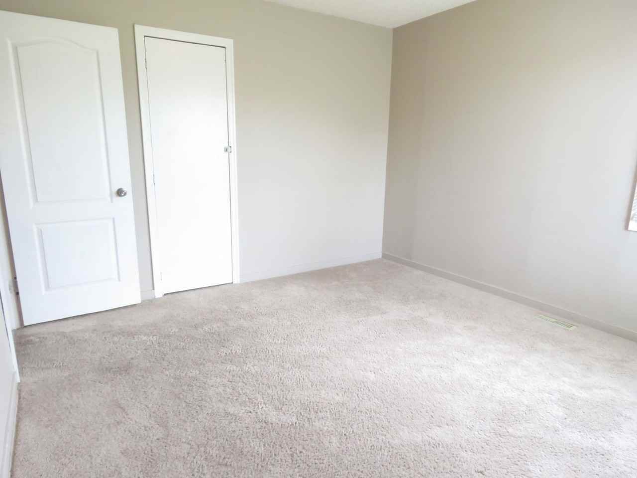 1540 47 St Se - Photo 5 of 10