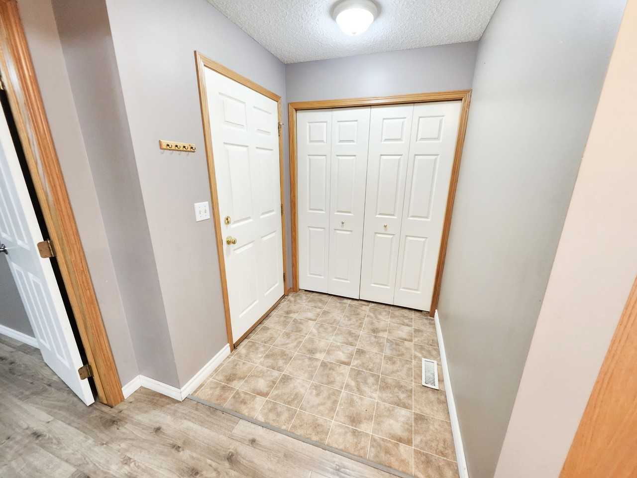 1605 36 Ave Sw - Photo 5 of 18