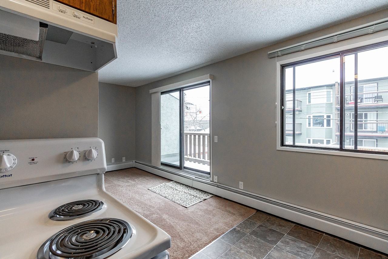 1621 11 Avenue Southwest - Photo 6 of 11