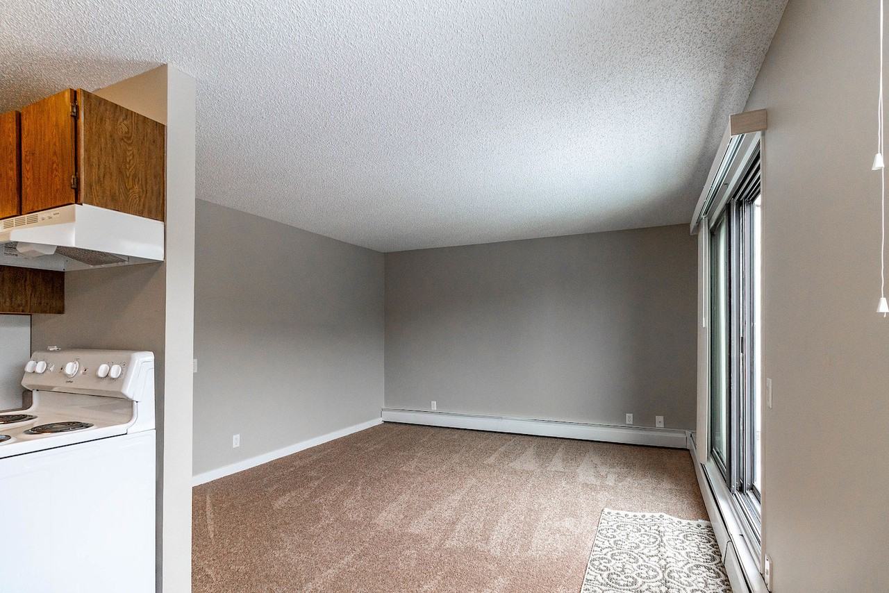 1621 11 Avenue Southwest - Photo 7 of 11