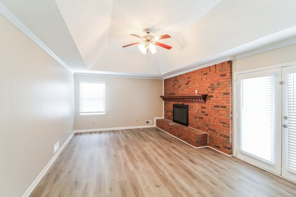 4695 Matthews Park Dr - Photo 5 of 18