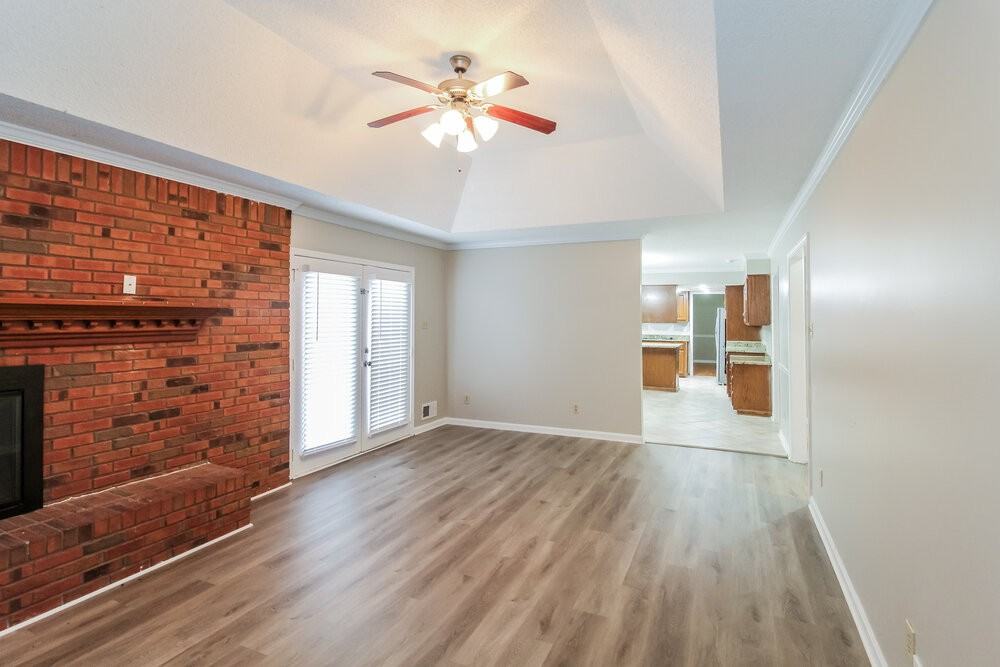 4695 Matthews Park Dr - Photo 6 of 18