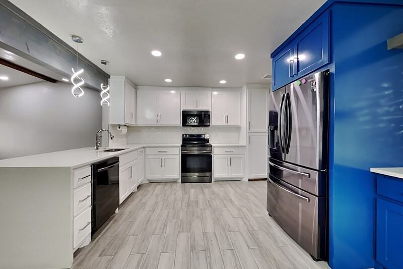 1051 Royal Ln - Photo 5 of 21