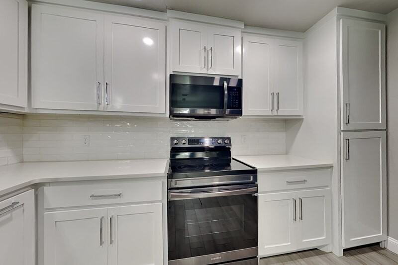 1051 Royal Ln - Photo 6 of 21